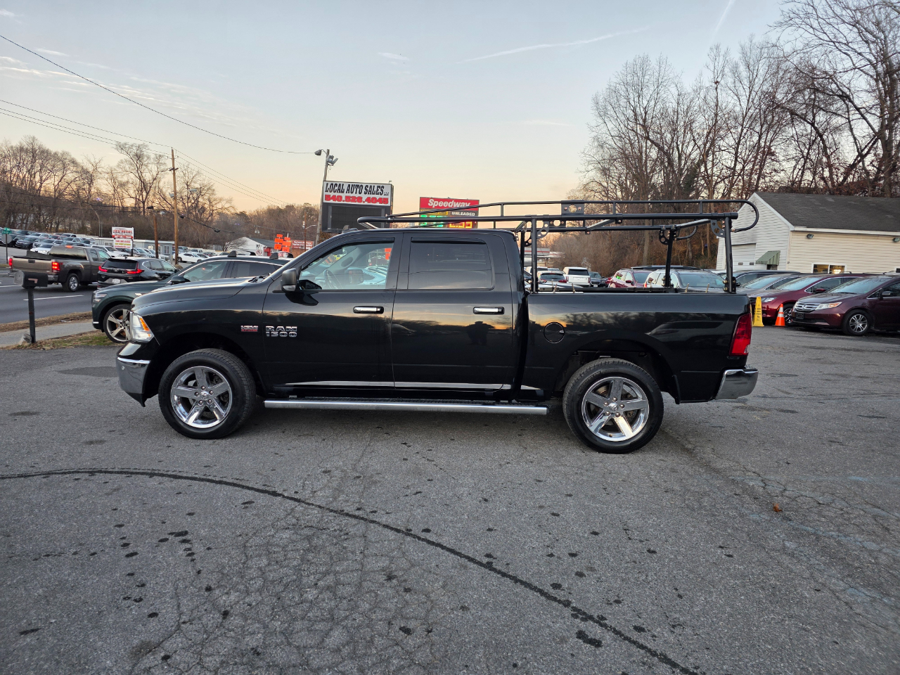 RAM 1500 Big Horn 4x4 Crew Cab 5'7" Box 2017