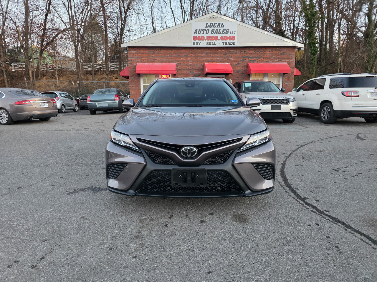 Toyota Camry SE Auto (Natl) 2020
