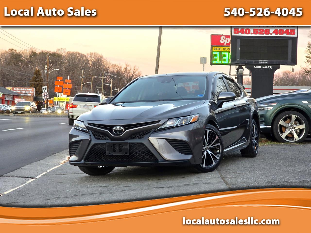 Toyota Camry SE Auto (Natl) 2020