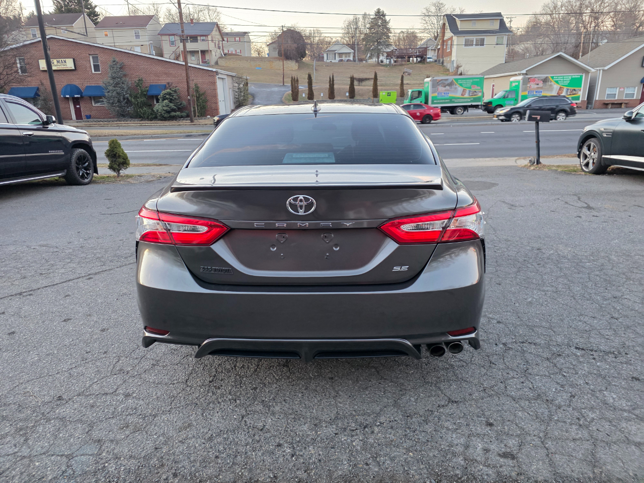 Toyota Camry SE Auto (Natl) 2020