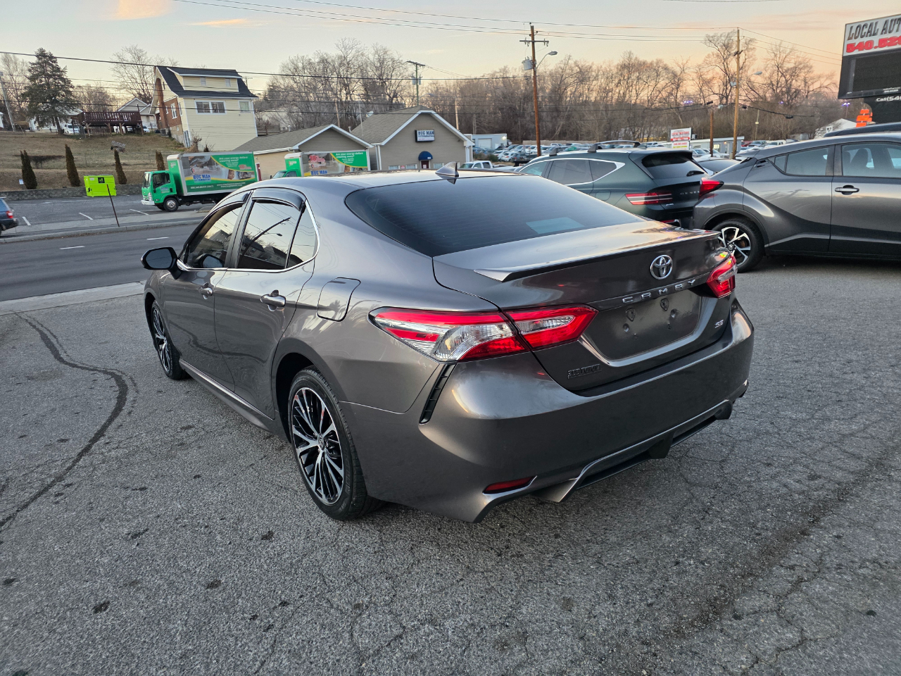 Toyota Camry SE Auto (Natl) 2020