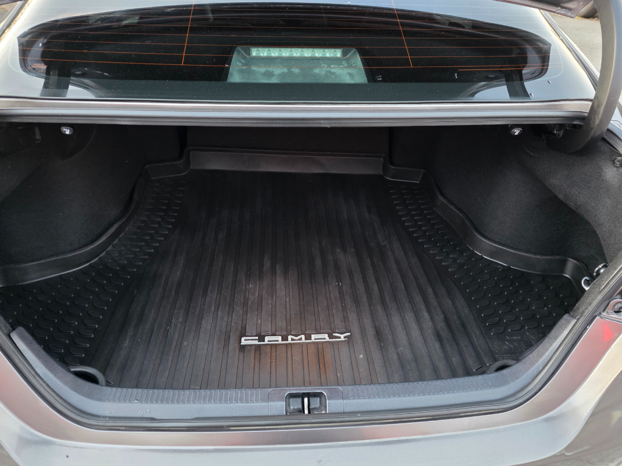 Toyota Camry SE Auto (Natl) 2020