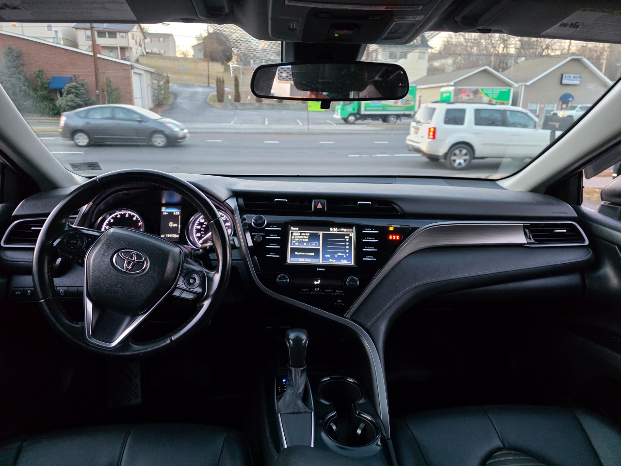 Toyota Camry SE Auto (Natl) 2020