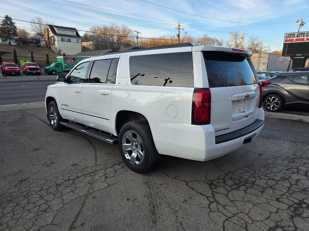 Chevrolet Suburban 4WD 4dr 1500 LT 2019