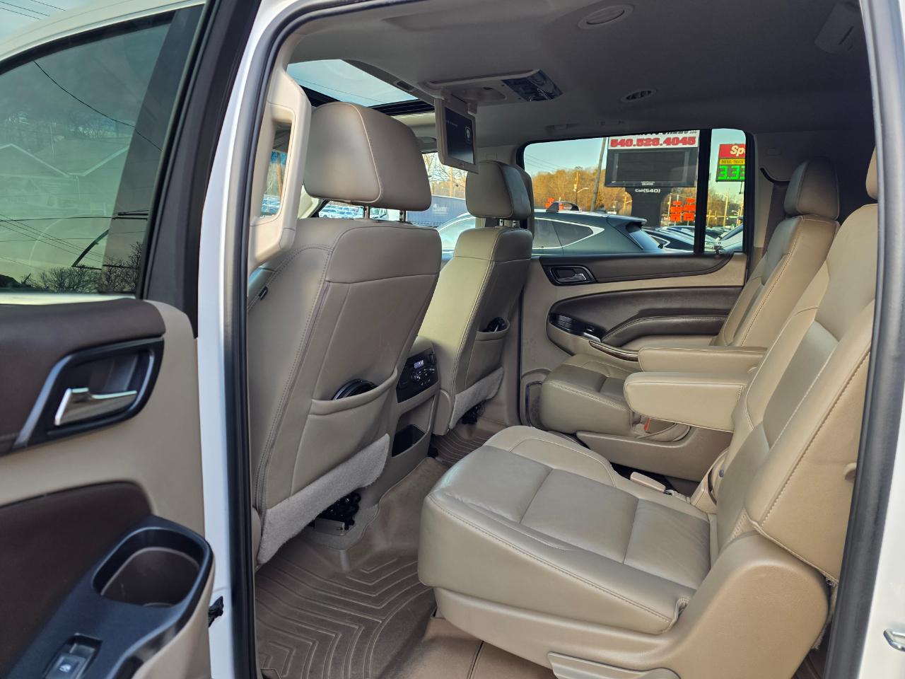 Chevrolet Suburban 4WD 4dr 1500 LT 2019