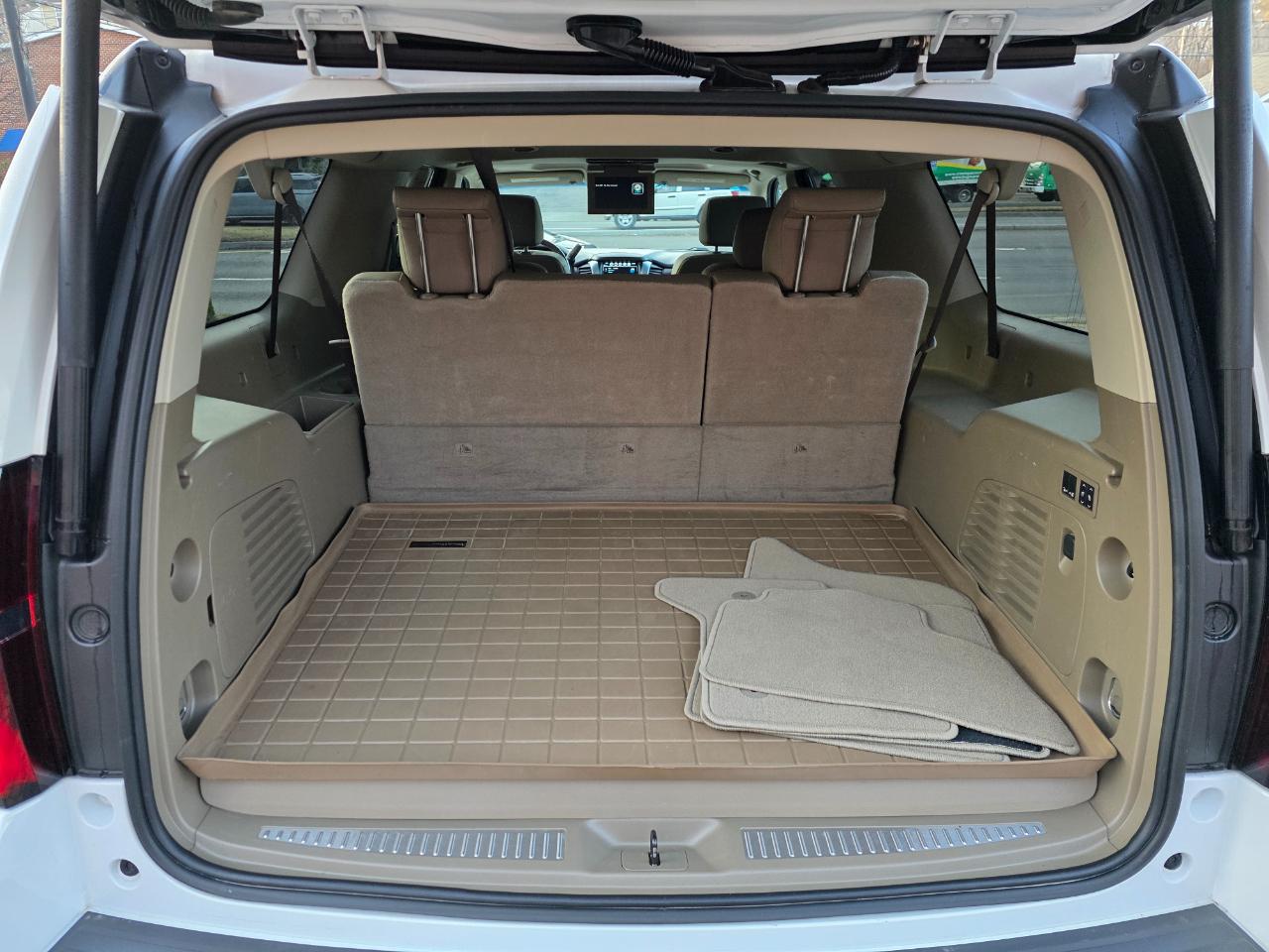 Chevrolet Suburban 4WD 4dr 1500 LT 2019