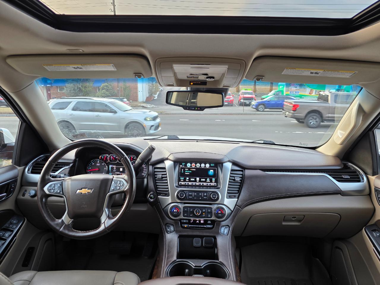 Chevrolet Suburban 4WD 4dr 1500 LT 2019