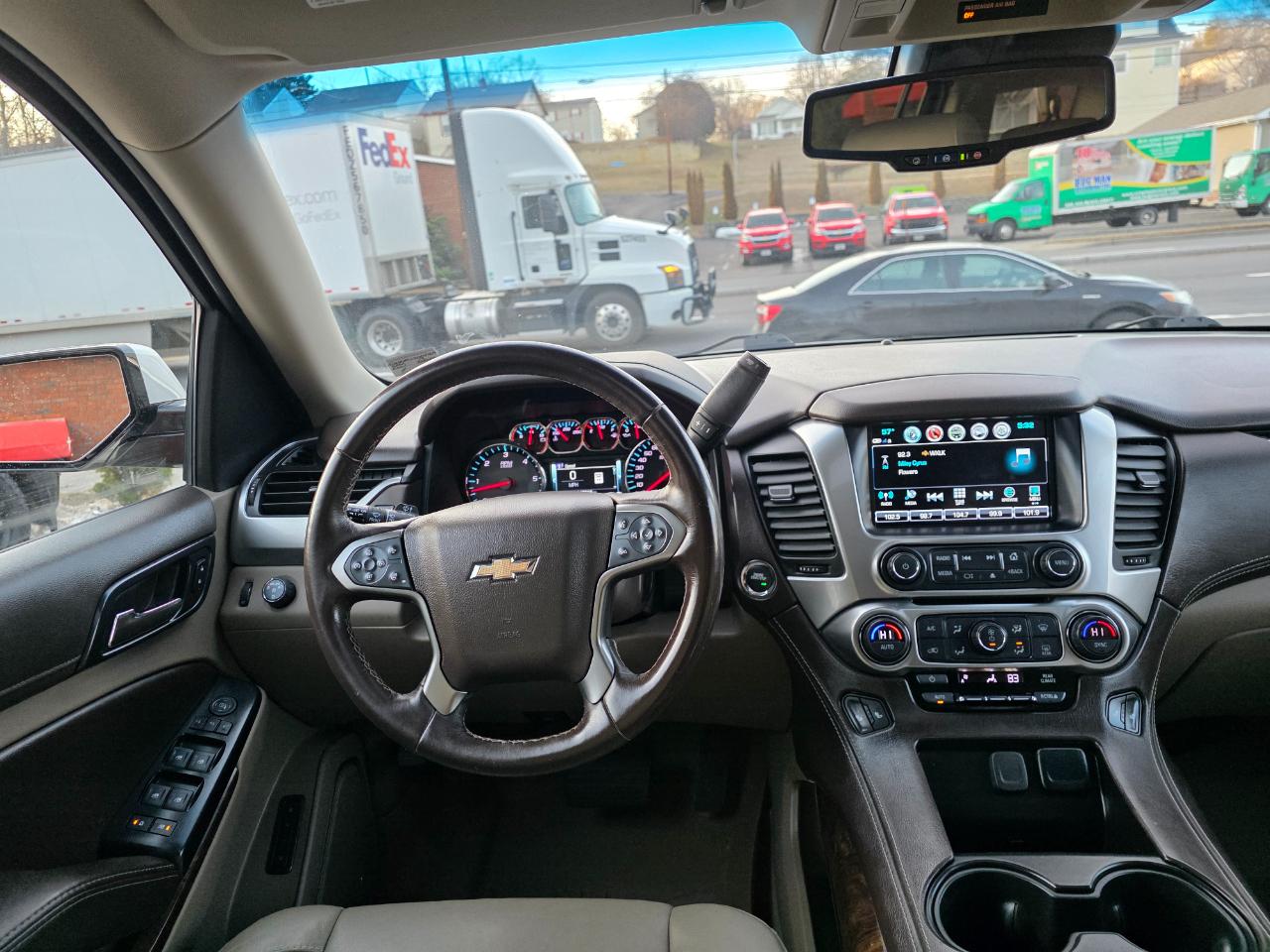 Chevrolet Suburban 4WD 4dr 1500 LT 2019