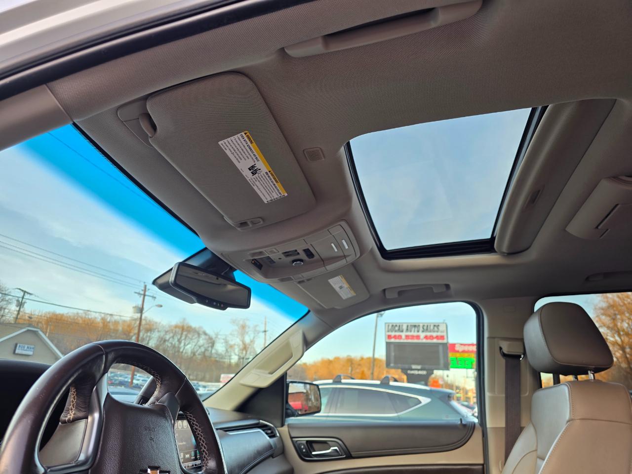 Chevrolet Suburban 4WD 4dr 1500 LT 2019