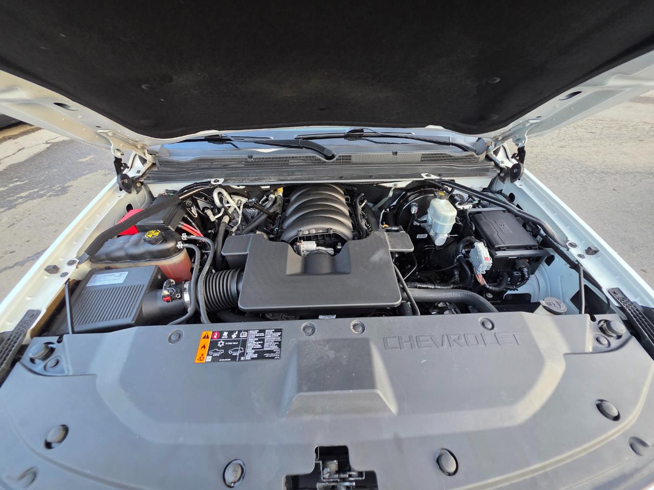 Chevrolet Suburban 4WD 4dr 1500 LT 2019