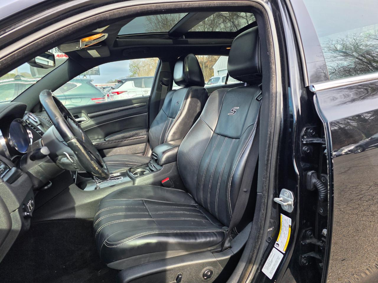 Chrysler 300 4dr Sdn 300S AWD 2014