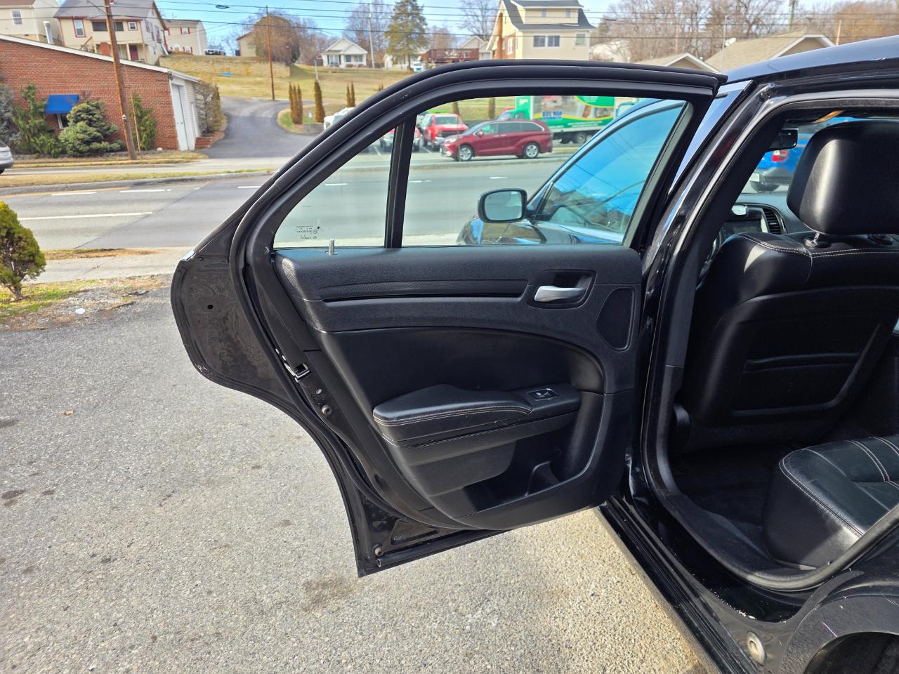 Chrysler 300 4dr Sdn 300S AWD 2014