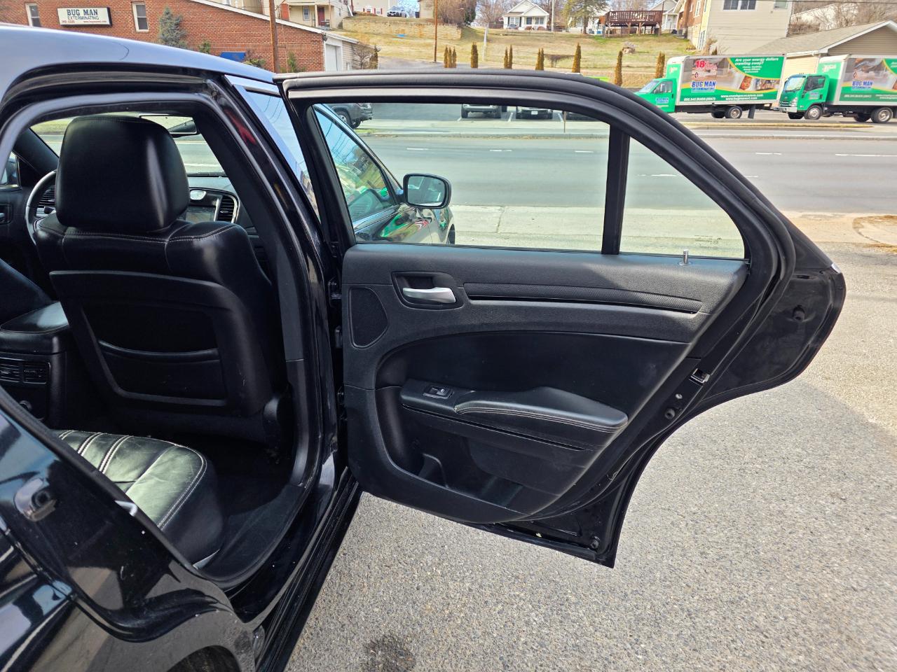 Chrysler 300 4dr Sdn 300S AWD 2014