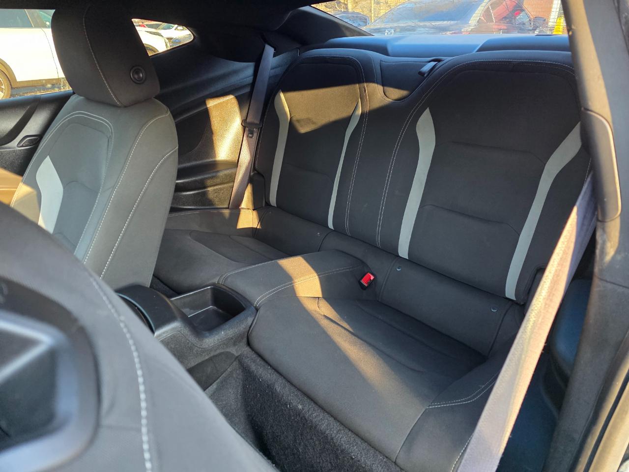 Chevrolet Camaro 2dr Cpe 1LT 2017