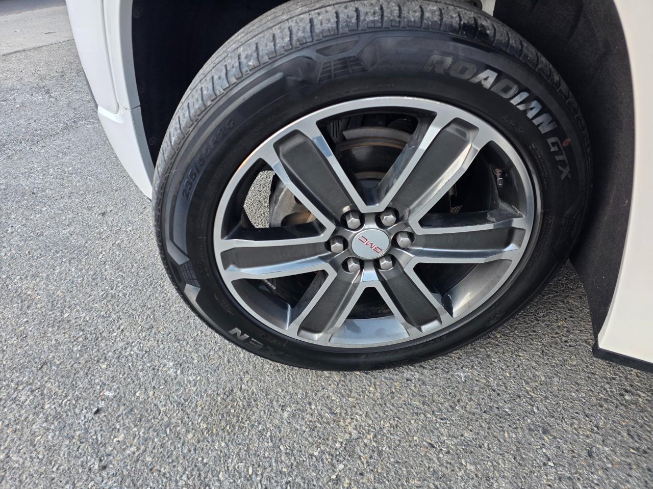 GMC Acadia AWD 4dr Denali 2019