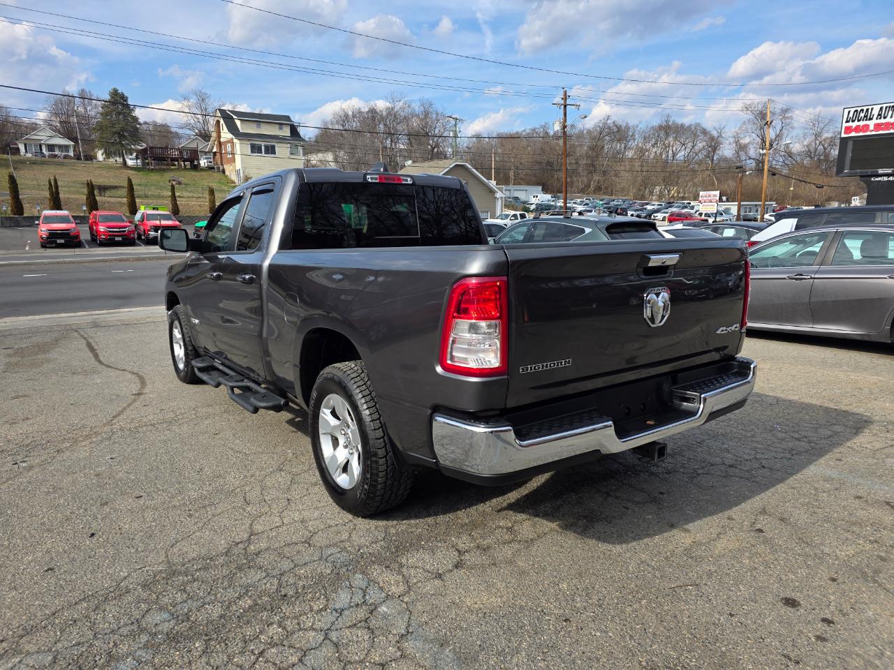 RAM 1500 Big Horn 4x4 Quad Cab 6'4" Box 2020