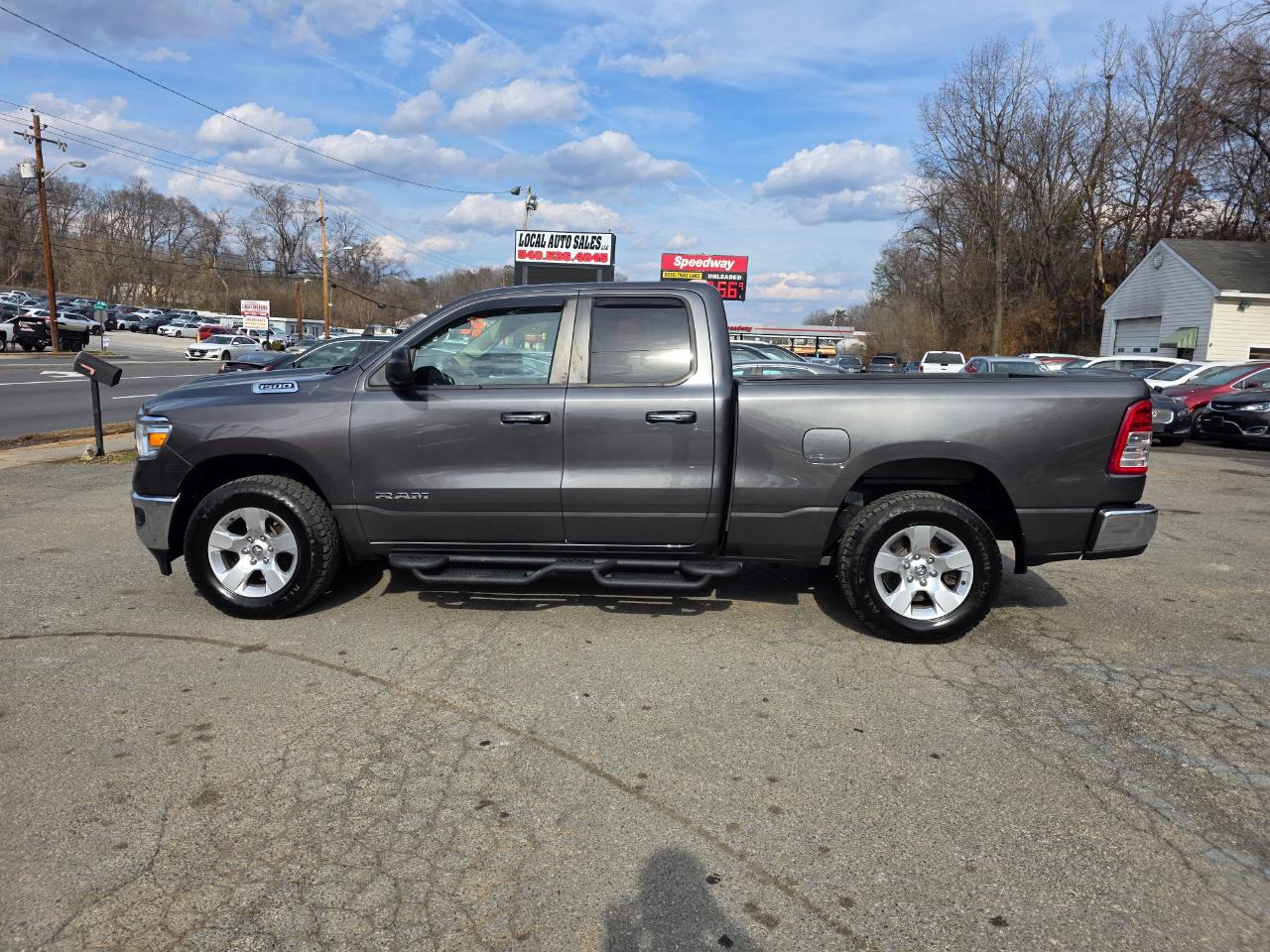 RAM 1500 Big Horn 4x4 Quad Cab 6'4" Box 2020