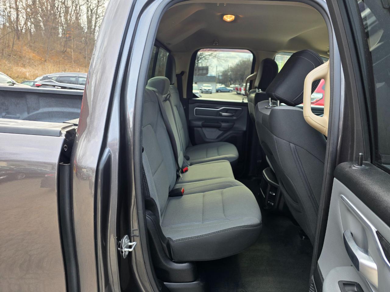 RAM 1500 Big Horn 4x4 Quad Cab 6'4" Box 2020