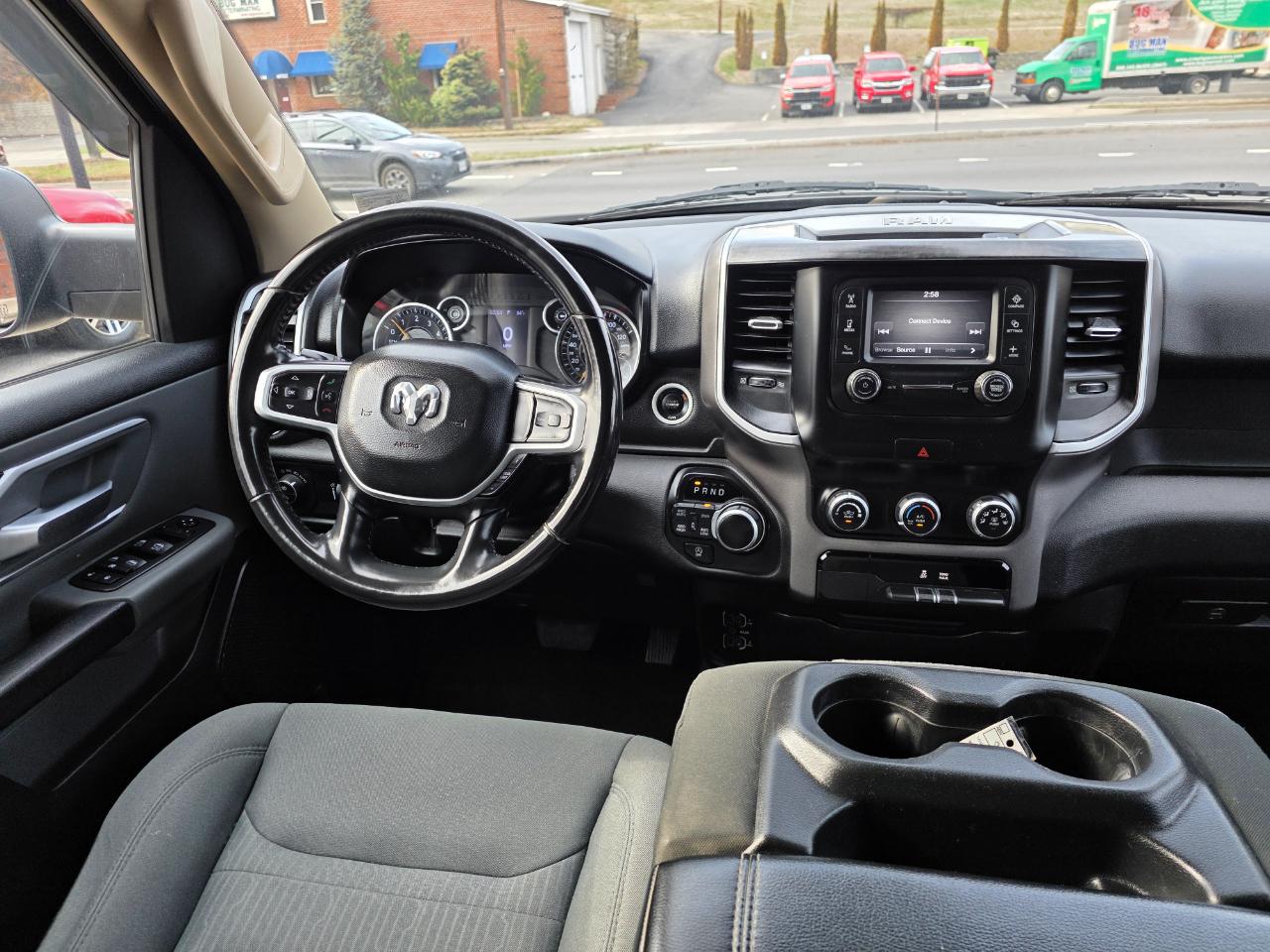 RAM 1500 Big Horn 4x4 Quad Cab 6'4" Box 2020