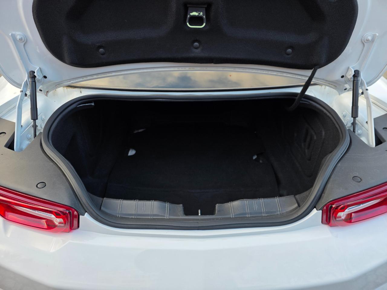 Chevrolet Camaro 2dr Cpe 1LT 2021