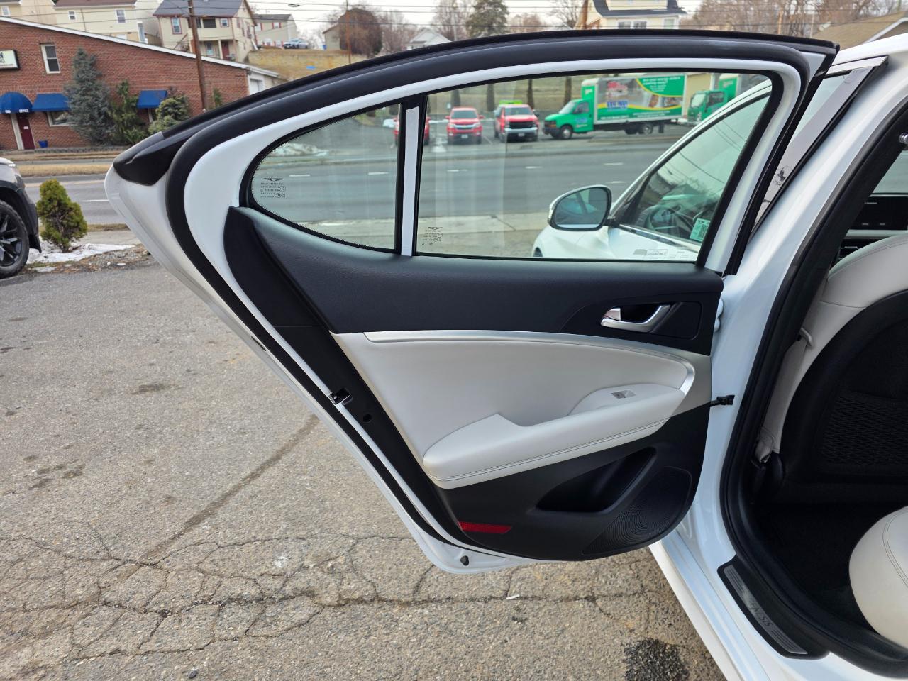 Genesis G70 2.5T RWD 2024