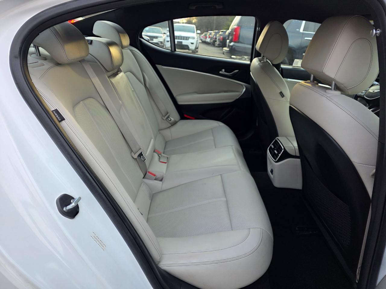 Genesis G70 2.5T RWD 2024