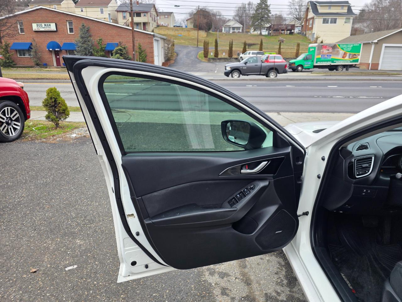 Mazda MAZDA3 4dr Sdn Auto i Touring 2015