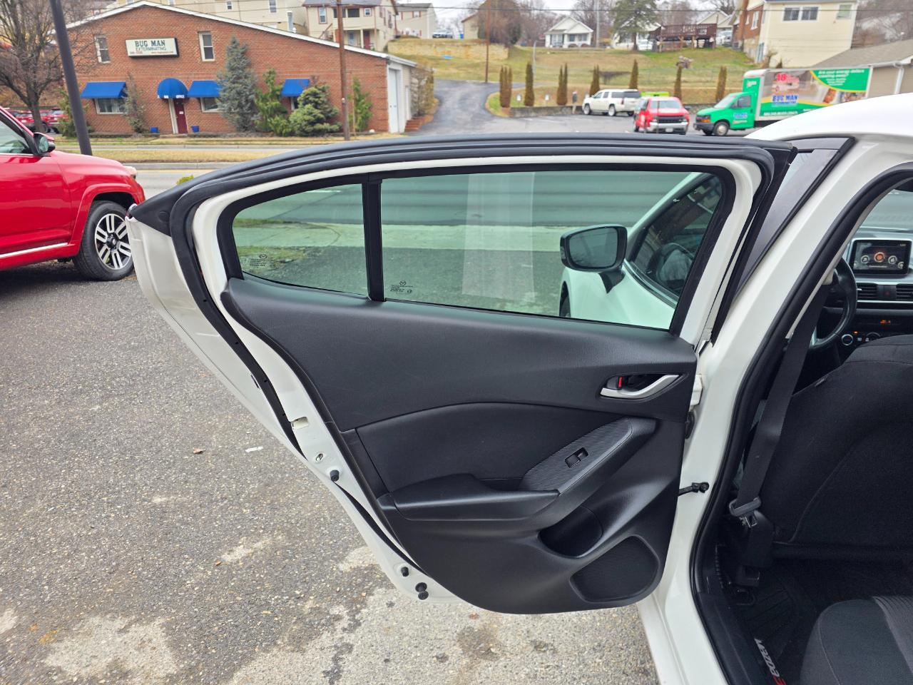 Mazda MAZDA3 4dr Sdn Auto i Touring 2015