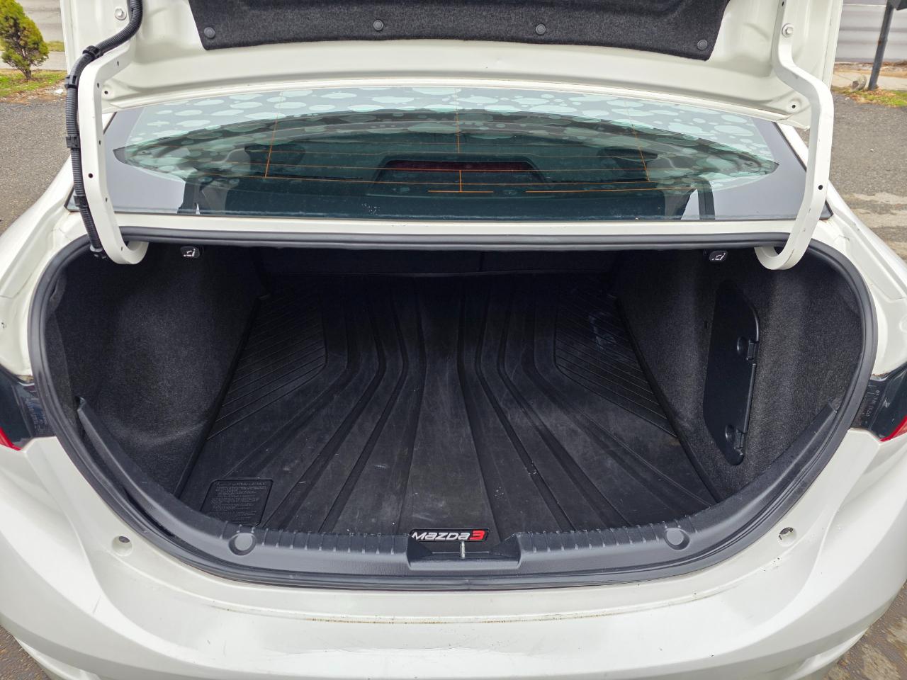 Mazda MAZDA3 4dr Sdn Auto i Touring 2015