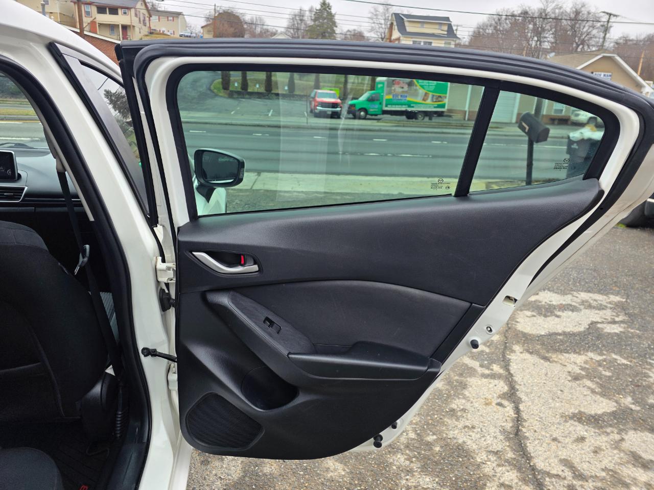 Mazda MAZDA3 4dr Sdn Auto i Touring 2015