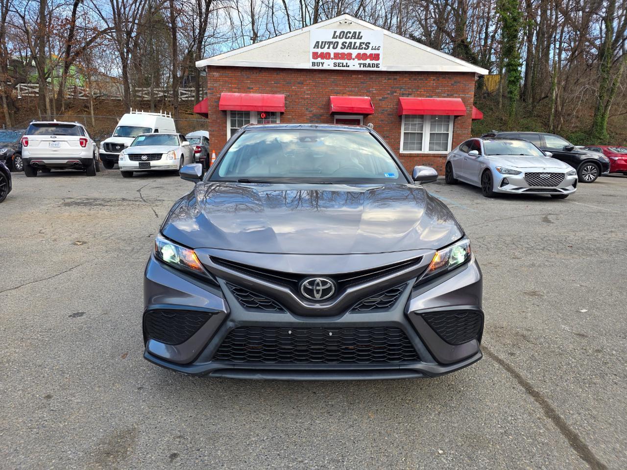 Toyota Camry SE Auto (Natl) 2021