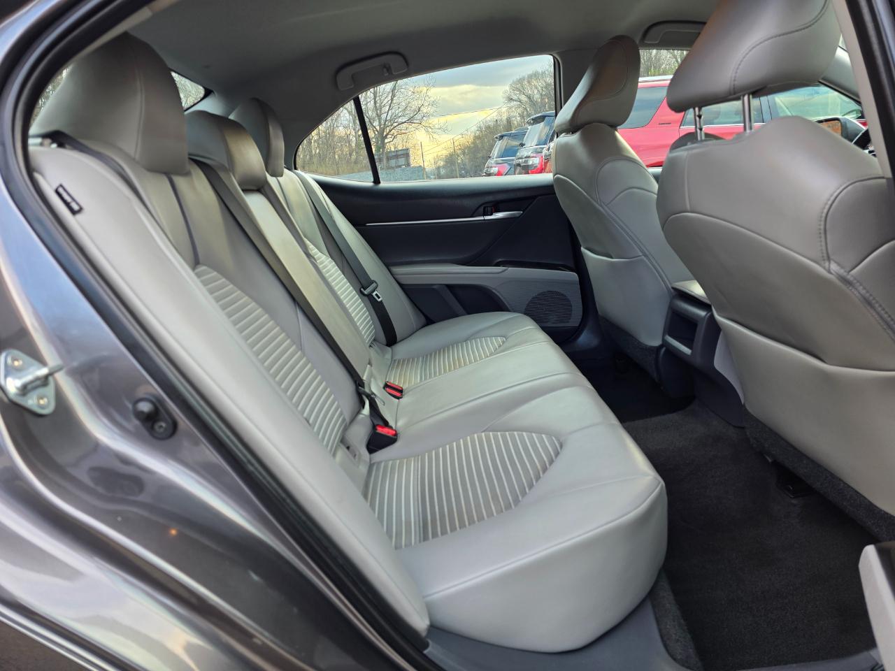 Toyota Camry SE Auto (Natl) 2021