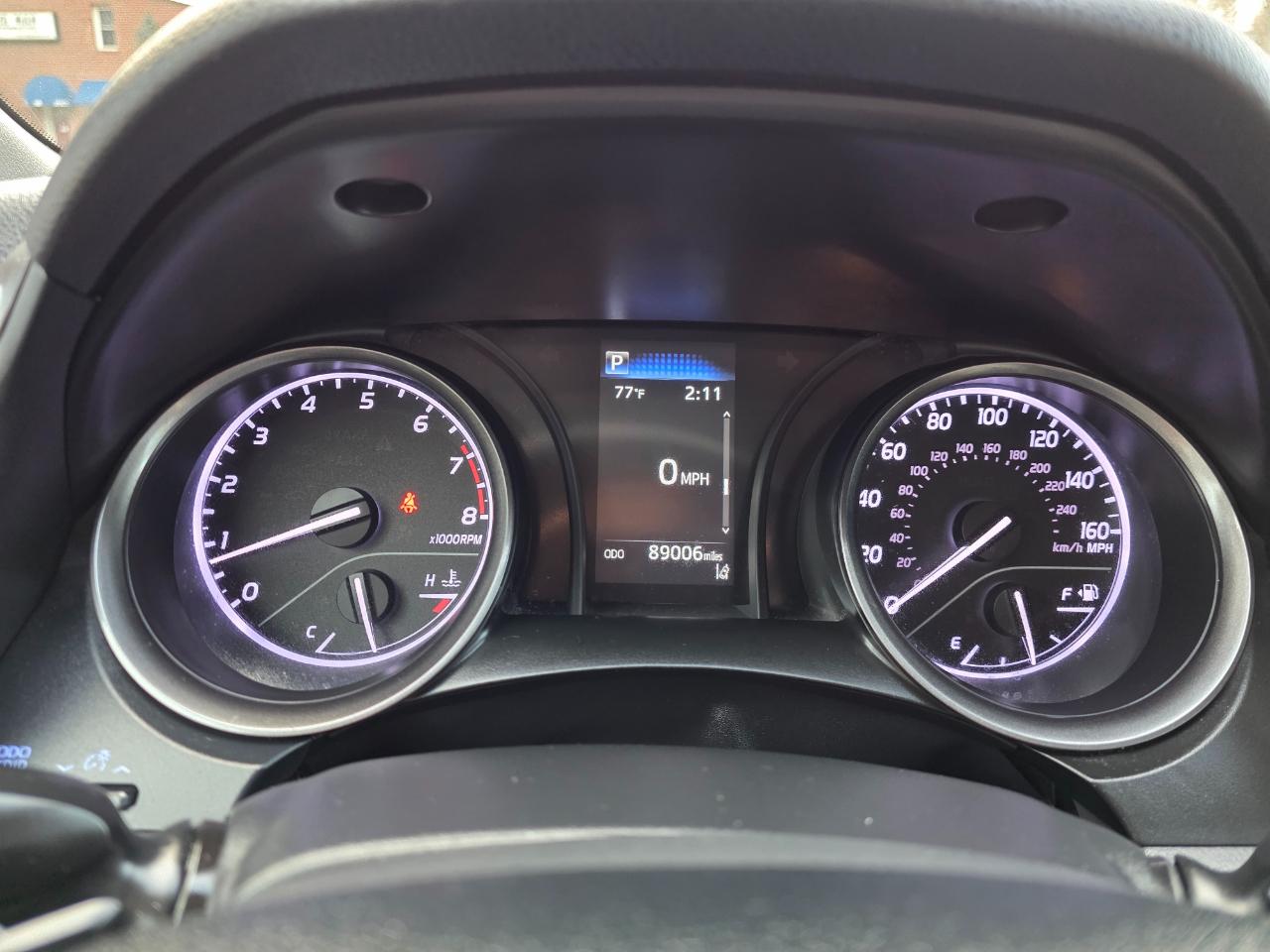 Toyota Camry SE Auto (Natl) 2021