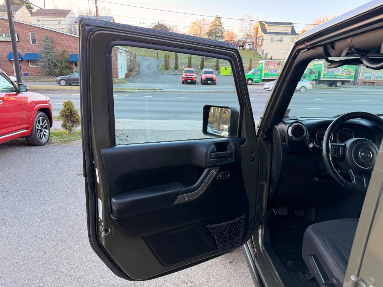 Jeep Wrangler Unlimited 4WD 4dr Willys Wheeler 2015