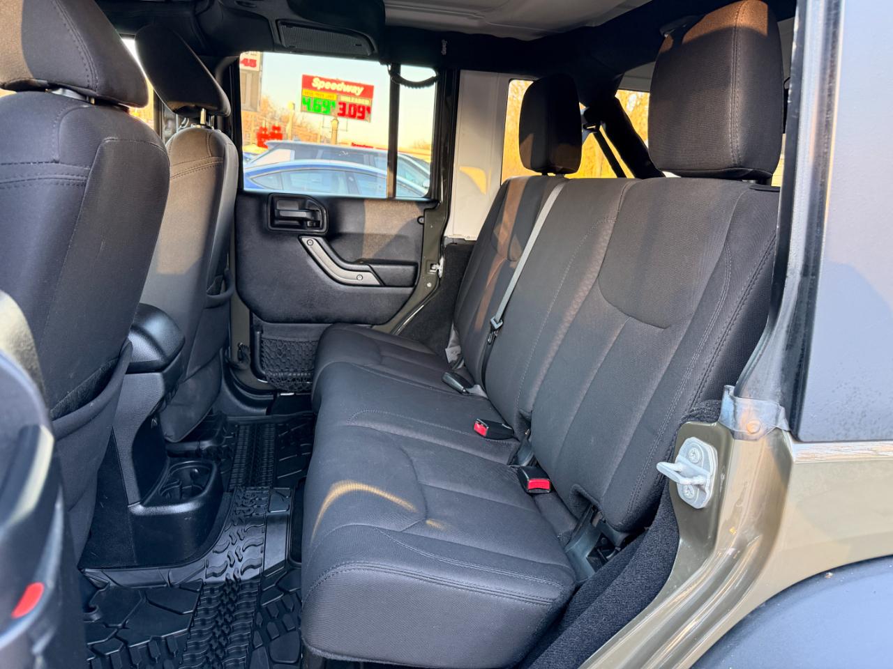 Jeep Wrangler Unlimited 4WD 4dr Willys Wheeler 2015