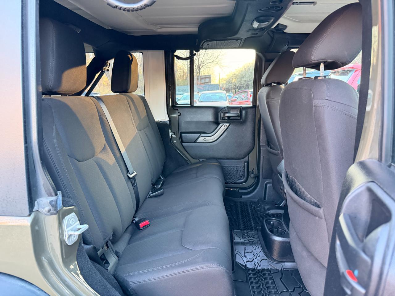 Jeep Wrangler Unlimited 4WD 4dr Willys Wheeler 2015