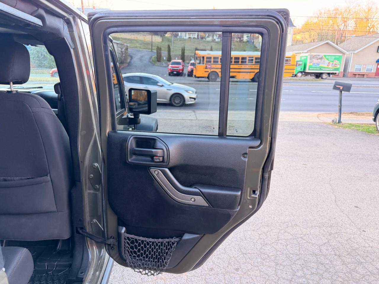 Jeep Wrangler Unlimited 4WD 4dr Willys Wheeler 2015