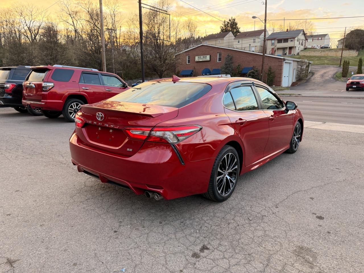 Toyota Camry SE Auto (Natl) 2020