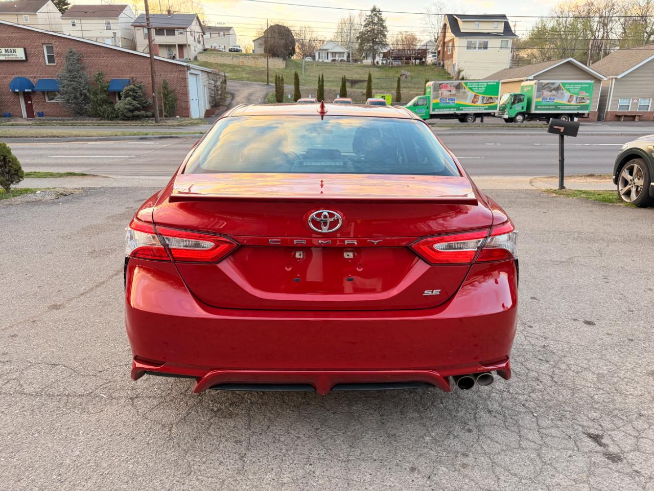 Toyota Camry SE Auto (Natl) 2020