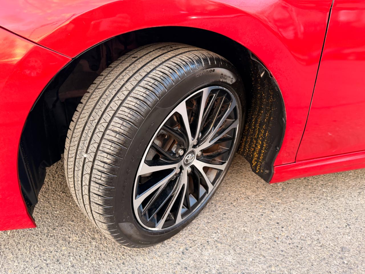 Toyota Camry SE Auto (Natl) 2020