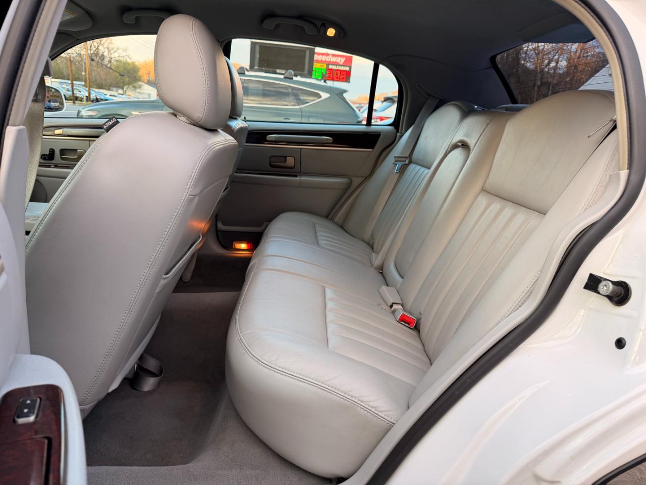 Lincoln Town Car 4dr Sdn Signature 2007