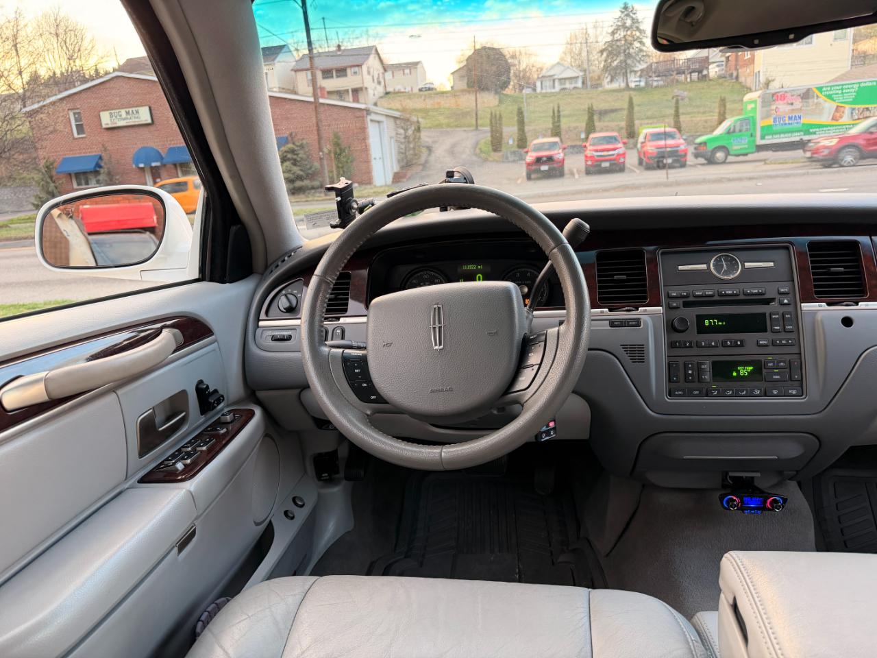 Lincoln Town Car 4dr Sdn Signature 2007