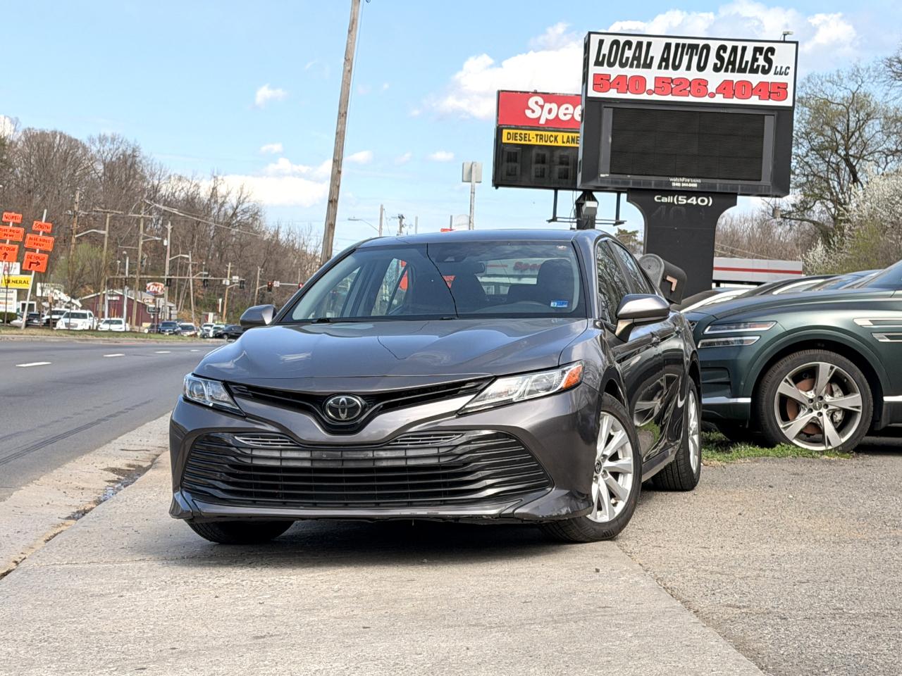 Toyota Camry LE Auto (Natl) 2020