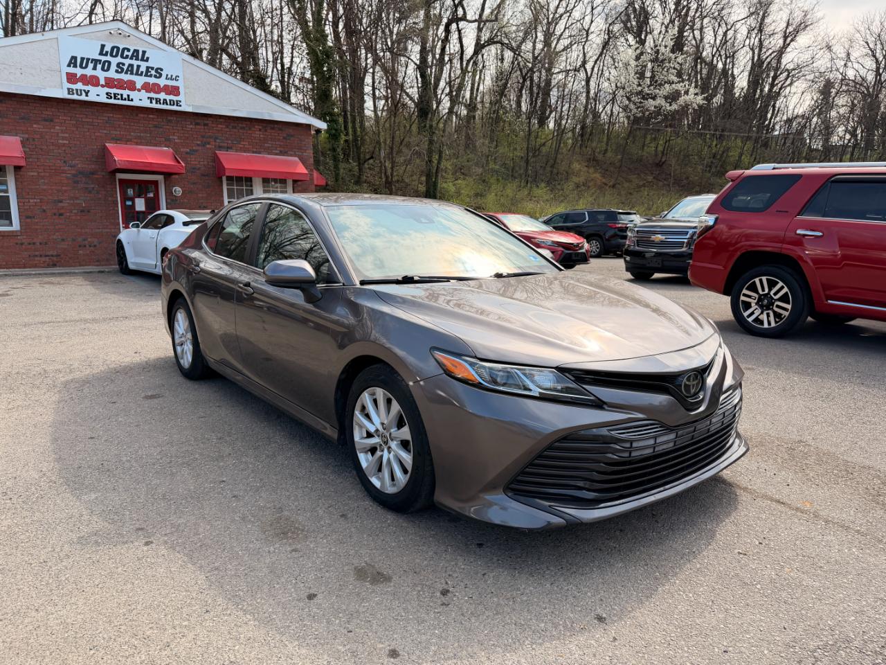 Toyota Camry LE Auto (Natl) 2020