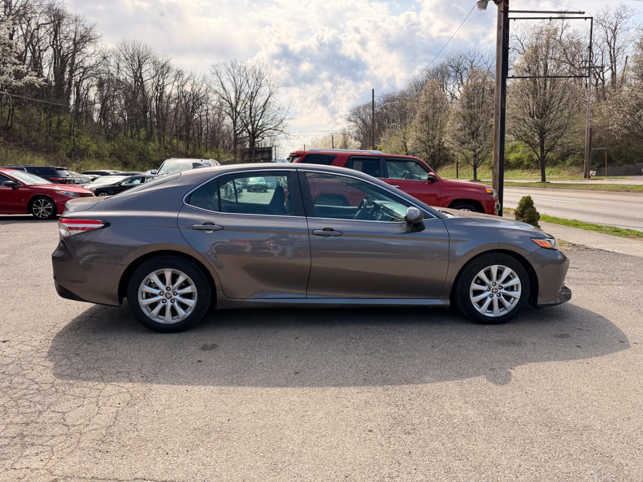 Toyota Camry LE Auto (Natl) 2020