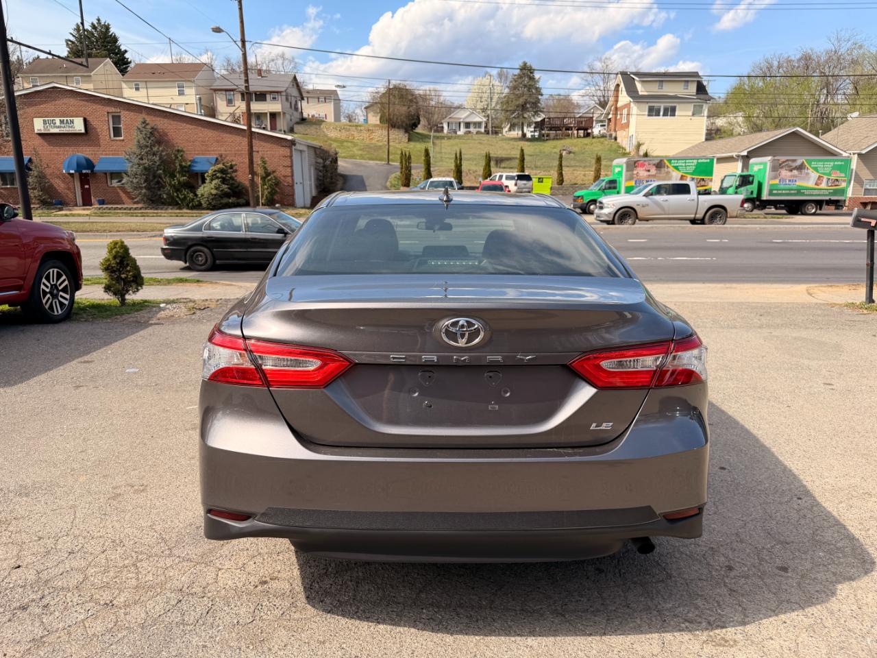 Toyota Camry LE Auto (Natl) 2020