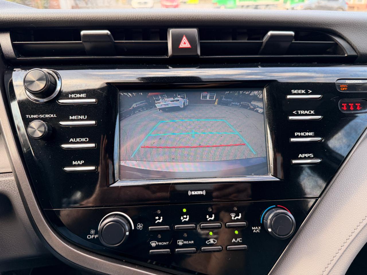 Toyota Camry LE Auto (Natl) 2020