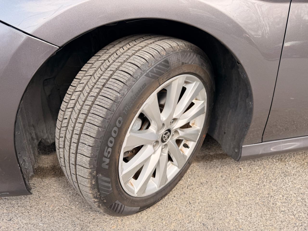 Toyota Camry LE Auto (Natl) 2020