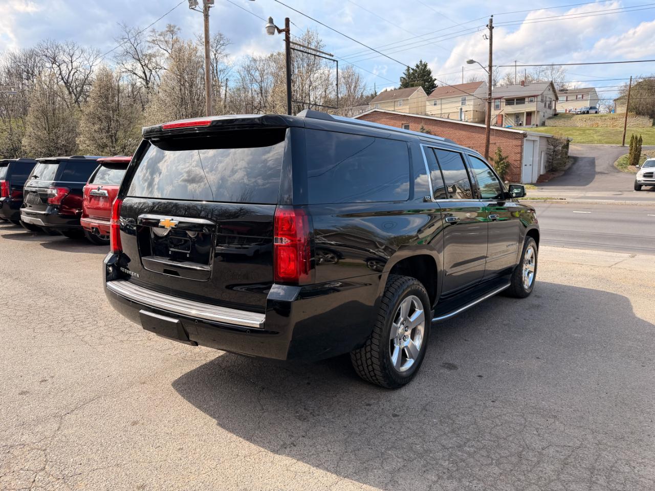 Chevrolet Suburban 4WD 4dr 1500 LTZ 2016