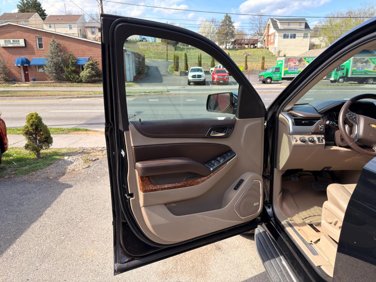 Chevrolet Suburban 4WD 4dr 1500 LTZ 2016